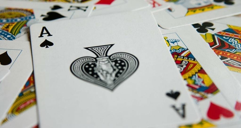 Comment jouer à la Belote à deux ?