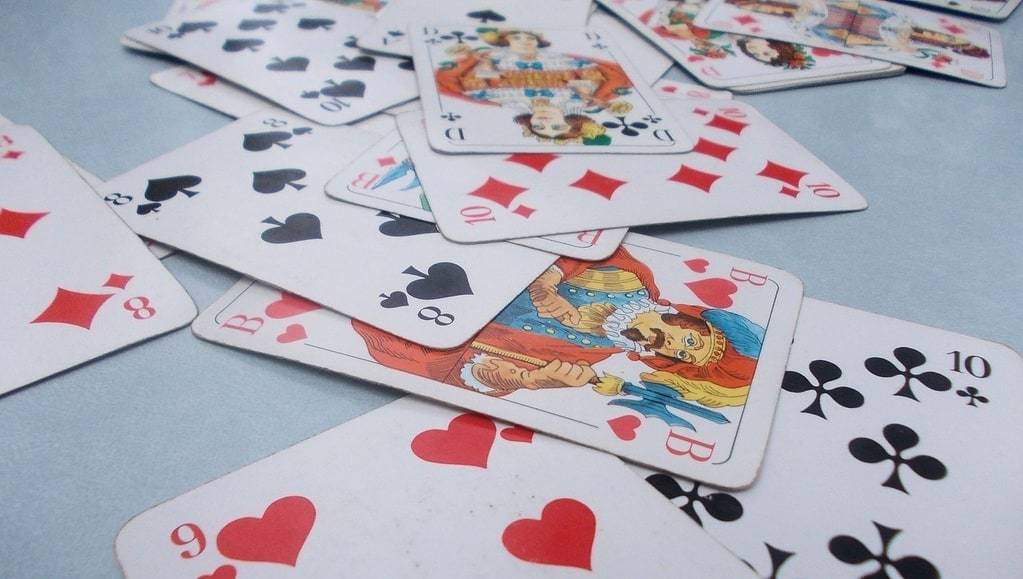 Les astuces pour gagner à coup sûr à la Belote