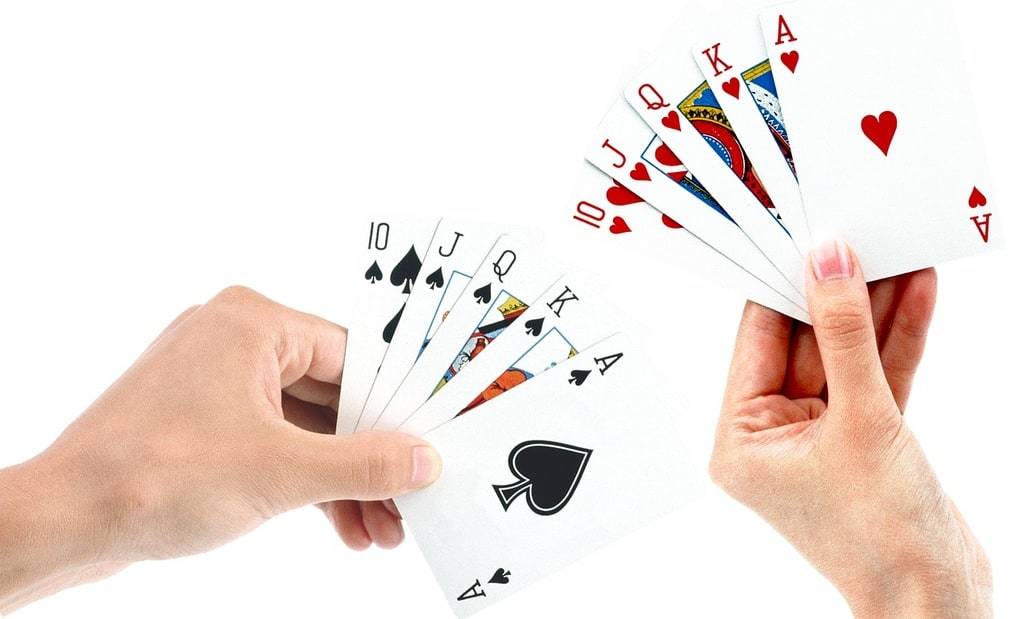 Belote : top 5 des sites pour jouer